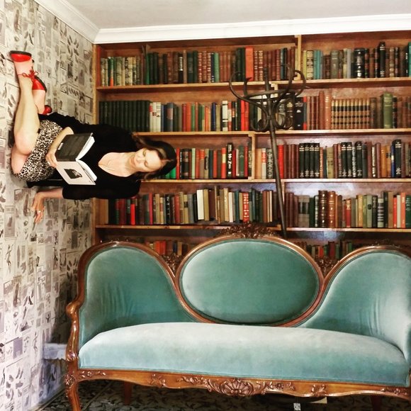 Meet your Posher, Jill - Picture 1 of 2